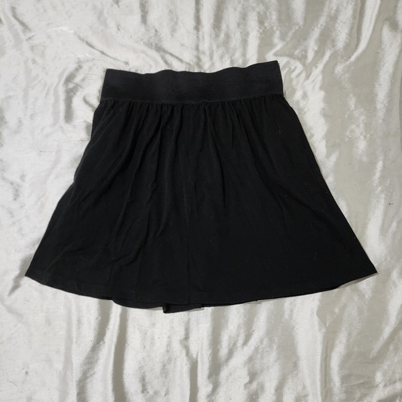AB Studio Black Elastic Waist Flare Circle Skirt With Pockets - Picture 2 of 7